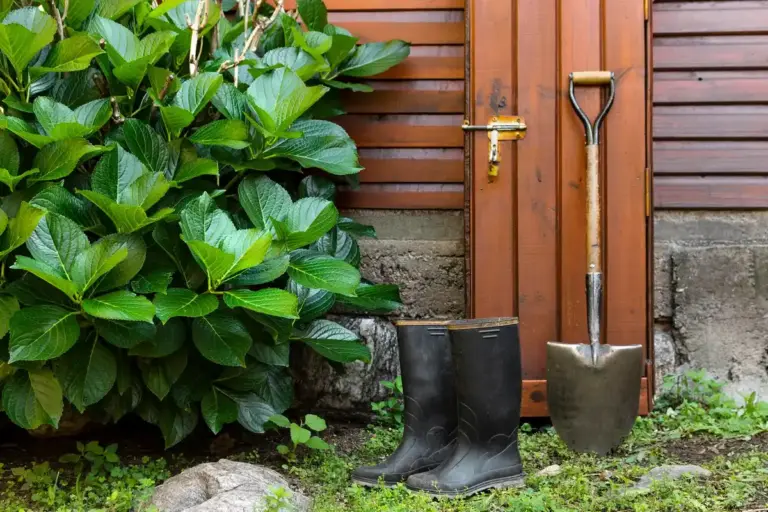 garden tools machines Sweden backyard