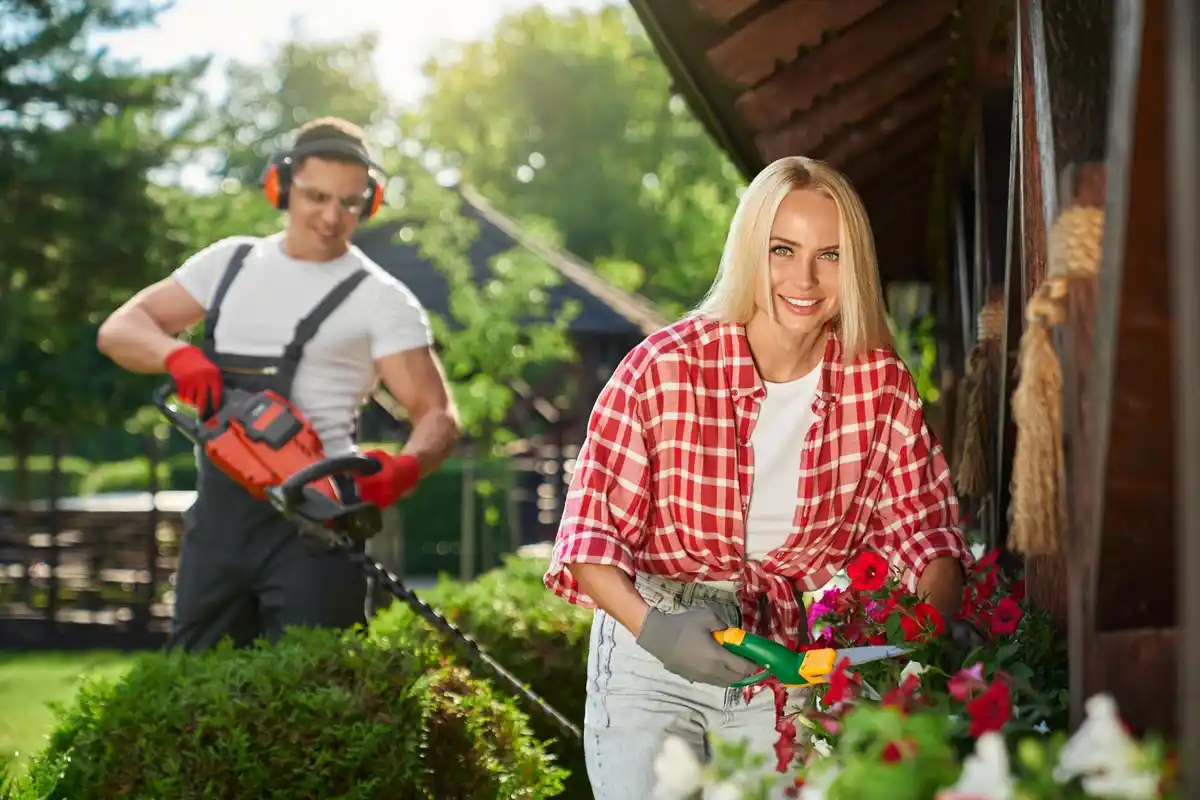 electric vs manual garden tools Sweden