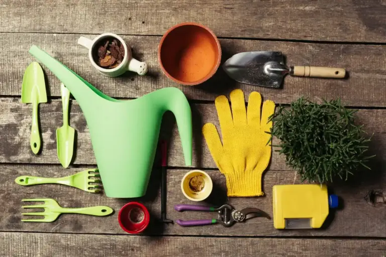 seasonal gardening tools Sweden